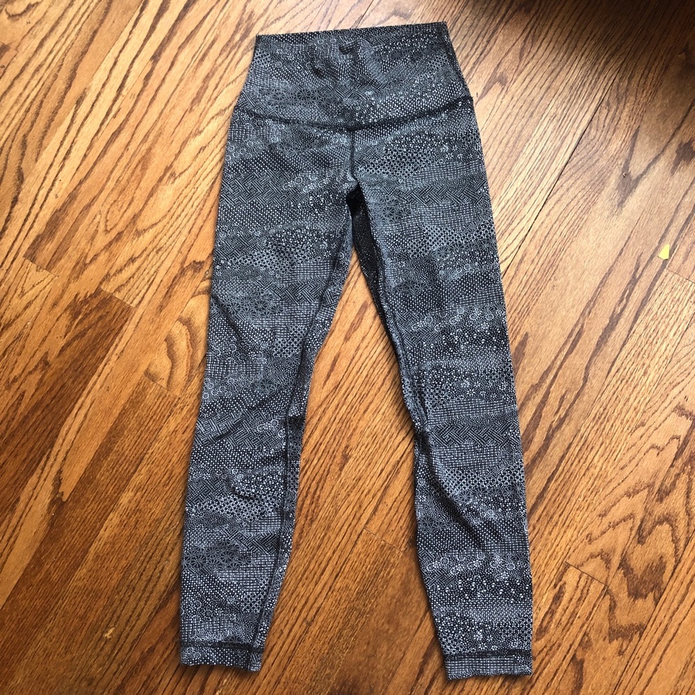 **on hold** Lululemon align leggings